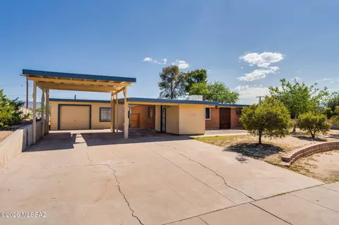 Exterior - 7565 E 29th St, Tucson, AZ 85710 photo 2 of 11