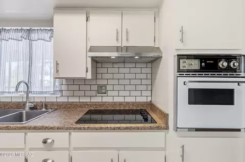 Kitchen - 7565 E 29th St, Tucson, AZ 85710 photo 6 of 6