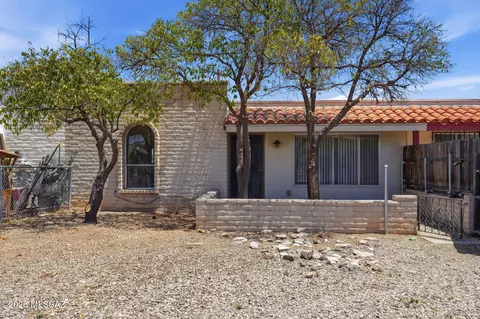 1831 W Dominy Rd, Tucson, AZ 85713