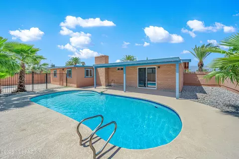 Exterior - 9048 E Pine Valley Dr, Tucson, AZ 85710 photo 4 of 4