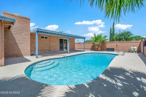 Exterior - 9048 E Pine Valley Dr, Tucson, AZ 85710 photo 1 of 4