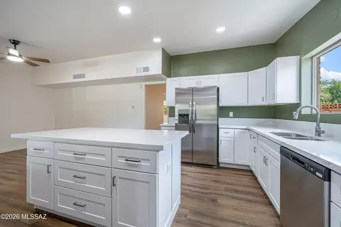 Kitchen - 9048 E Pine Valley Dr, Tucson, AZ 85710 photo 2 of 4