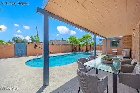 Exterior - 9048 E Pine Valley Dr, Tucson, AZ 85710 photo 2 of 4