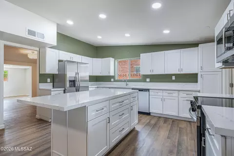 Kitchen - 9048 E Pine Valley Dr, Tucson, AZ 85710 photo 4 of 4