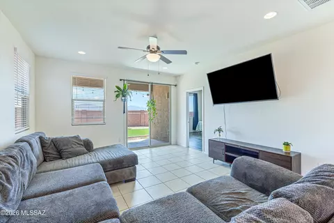 Living - 11296 S Weismann Dr, Vail, AZ 85641 photo 1 of 2