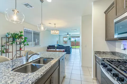 Kitchen - 11296 S Weismann Dr, Vail, AZ 85641 photo 4 of 4