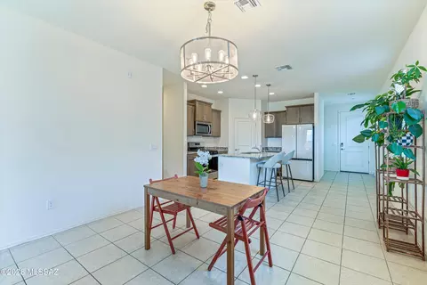 Dining - 11296 S Weismann Dr, Vail, AZ 85641 photo 1 of 2