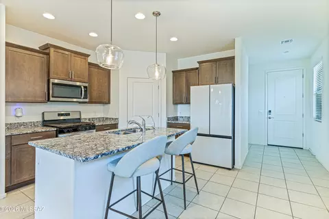 Kitchen - 11296 S Weismann Dr, Vail, AZ 85641 photo 1 of 4