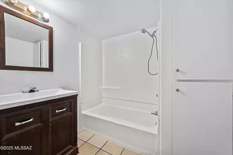 Bath - 1227 E Ginter Rd, Tucson, AZ 85706 photo 2 of 2