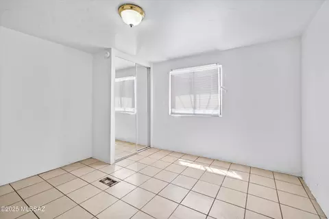 Bedroom - 1227 E Ginter Rd, Tucson, AZ 85706 photo 2 of 2