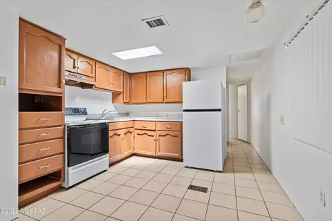 Kitchen - 1227 E Ginter Rd, Tucson, AZ 85706 photo 3 of 3