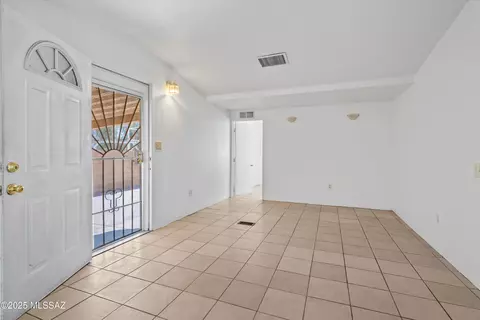Living - 1227 E Ginter Rd, Tucson, AZ 85706 photo 2 of 3