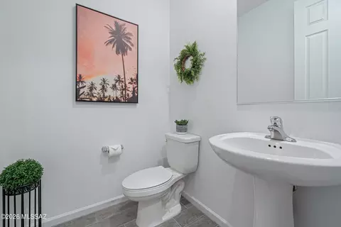 Bath - 12734 E Lauren Canyon Pl, Vail, AZ 85641 photo 2 of 4