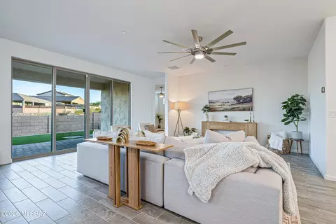 Living - 12734 E Lauren Canyon Pl, Vail, AZ 85641 photo 3 of 4