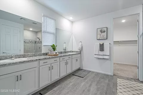 Bath - 12734 E Lauren Canyon Pl, Vail, AZ 85641 photo 1 of 4