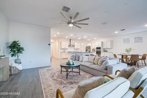 Living - 12734 E Lauren Canyon Pl, Vail, AZ 85641 photo 4 of 4