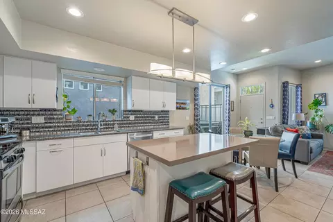 Kitchen - 934 E Millenium Ct, Tucson, AZ 85719 photo 2 of 5