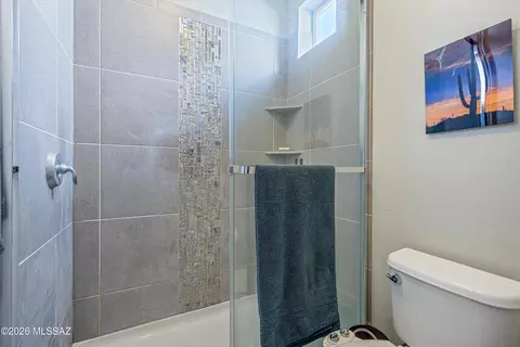 Bath - 934 E Millenium Ct, Tucson, AZ 85719 photo 3 of 4