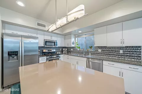 Kitchen - 934 E Millenium Ct, Tucson, AZ 85719 photo 5 of 5
