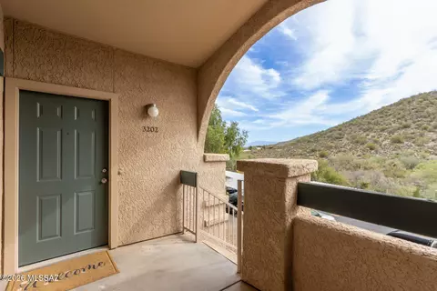 101 S Players Club Dr #3202, Tucson, AZ 85745