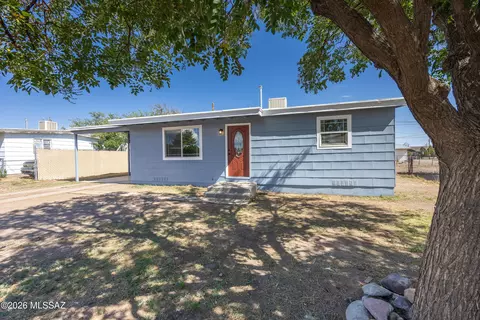 125 E Navajo St, Huachuca City, AZ 85616