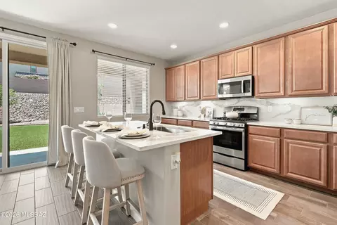 Kitchen - 11366 E Squash Blossom Loop, Tucson, AZ 85747 photo 1 of 3