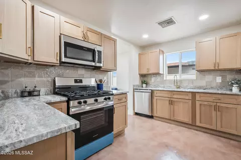 Kitchen - 4474 E 4th St, Tucson, AZ 85711 photo 1 of 3