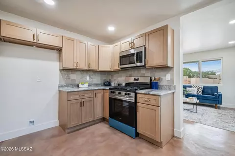Kitchen - 4474 E 4th St, Tucson, AZ 85711 photo 3 of 3