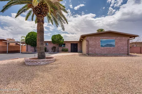 9034 E Bellevue St, Tucson, AZ 85715