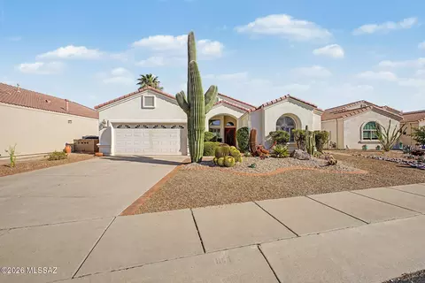 2727 S Fade Dr, Green Valley, AZ 85614