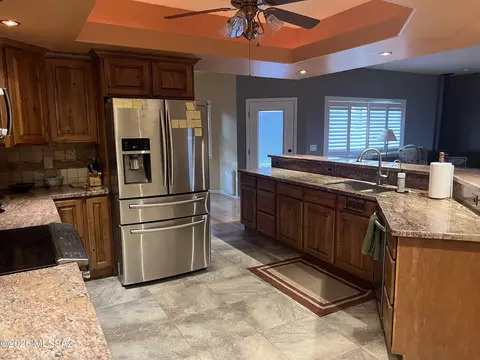 Kitchen - 15 Mckenzie Ln, Elgin, AZ 85611 photo 2 of 7