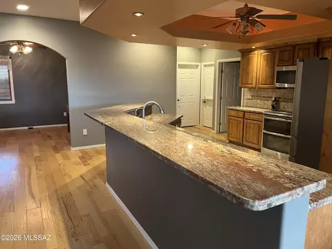 Kitchen - 15 Mckenzie Ln, Elgin, AZ 85611 photo 7 of 7