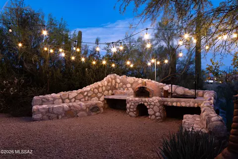 Exterior - 4560 E River Rd, Tucson, AZ 85718 photo 12 of 15