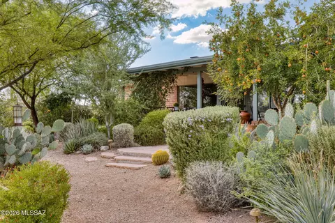 Exterior - 4560 E River Rd, Tucson, AZ 85718 photo 13 of 15