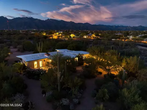 View/Area - 4560 E River Rd, Tucson, AZ 85718 photo 1 of 2