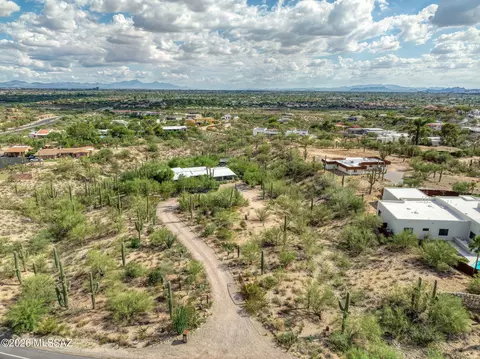 View/Area - 4560 E River Rd, Tucson, AZ 85718 photo 2 of 2