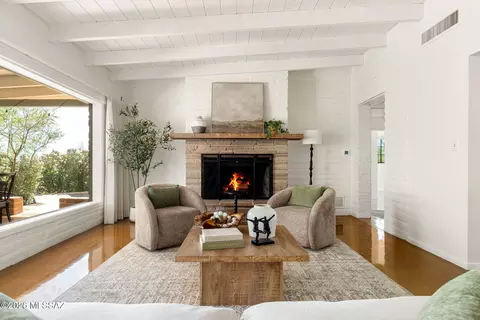Living - 4560 E River Rd, Tucson, AZ 85718 photo 1 of 2