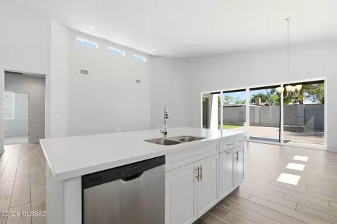 Kitchen - 7540 E Bookmark Pl, Tucson, AZ 85715 photo 4 of 4