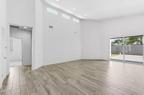 Living - 7540 E Bookmark Pl, Tucson, AZ 85715 photo 2 of 5