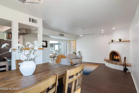 8334 E Cypress Point Ln, Tucson, AZ 85710