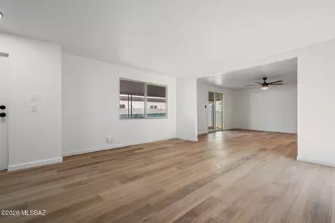 Living - 1534 E Ginter Rd, Tucson, AZ 85706 photo 4 of 8