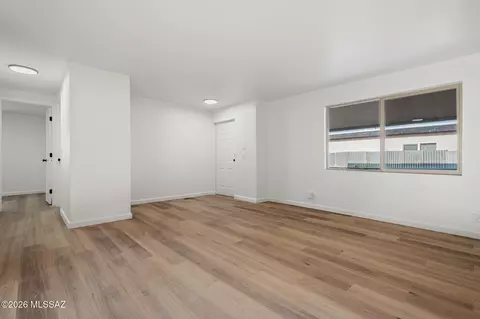 Living - 1534 E Ginter Rd, Tucson, AZ 85706 photo 1 of 8