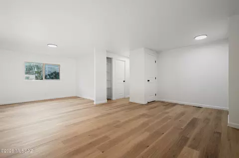 Living - 1534 E Ginter Rd, Tucson, AZ 85706 photo 6 of 8