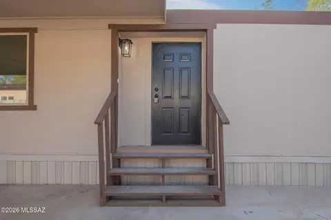 Exterior - 1534 E Ginter Rd, Tucson, AZ 85706 photo 2 of 3