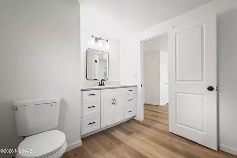 Bath - 1534 E Ginter Rd, Tucson, AZ 85706 photo 3 of 5