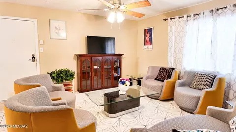 6321 N Barcelona Ct #901, Tucson, AZ 85704