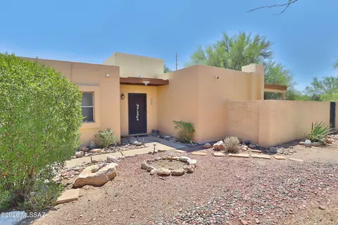 7060 E Corto Caravaca, Tucson, AZ 85715