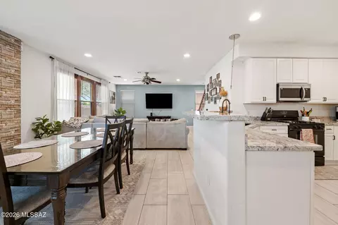 Dining - 4804 E Orchard Grass Dr, Tucson, AZ 85756 photo 2 of 3