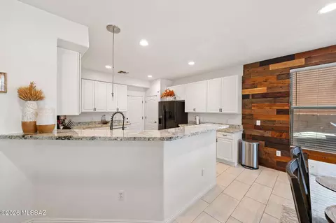 Kitchen - 4804 E Orchard Grass Dr, Tucson, AZ 85756 photo 1 of 4