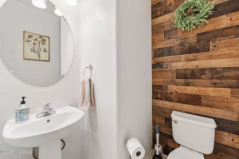 Bath - 4804 E Orchard Grass Dr, Tucson, AZ 85756 photo 3 of 3